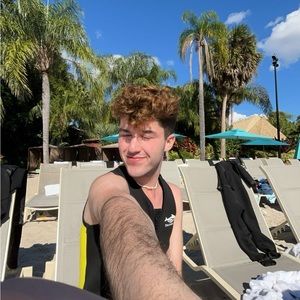 Meet your Posher, Elliot